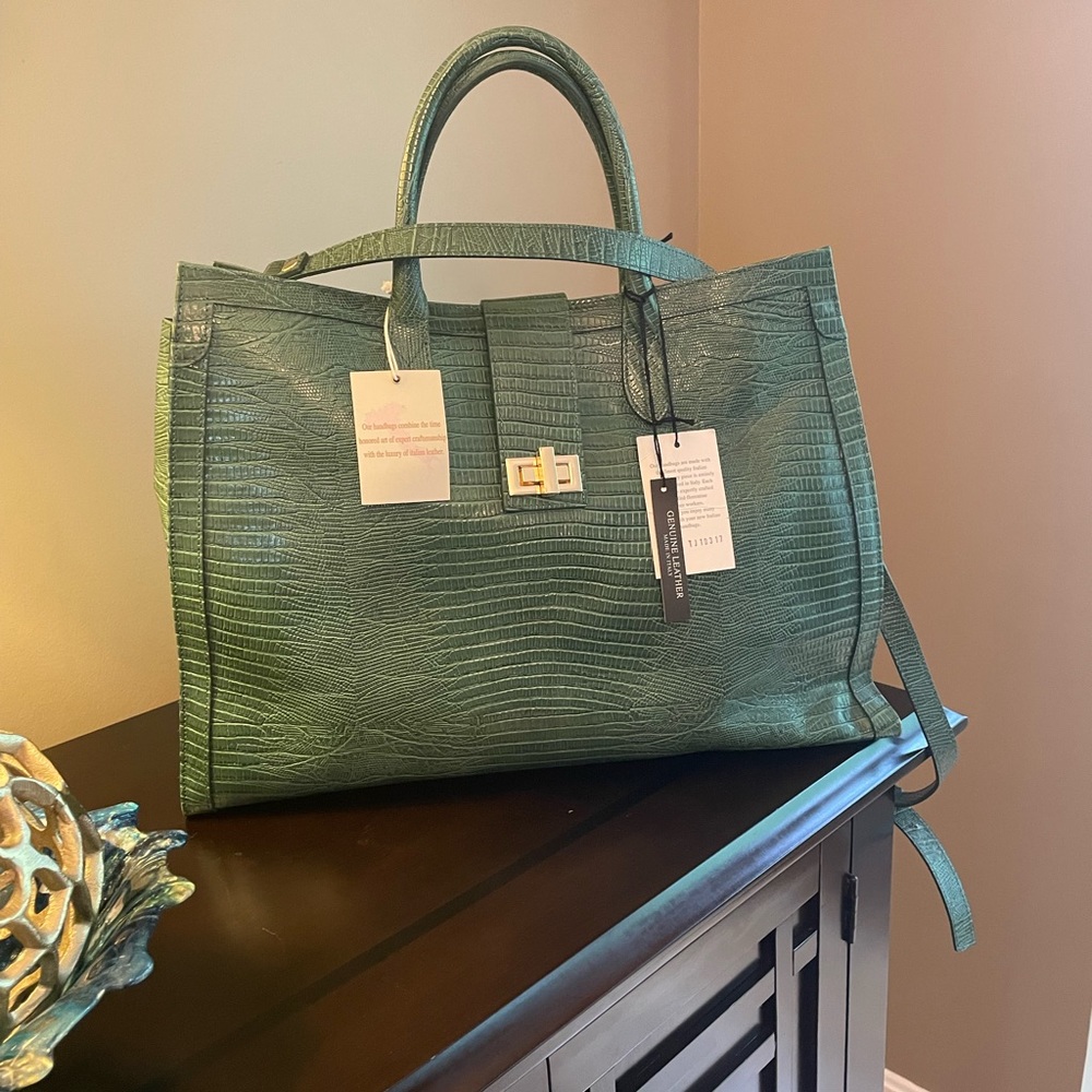 Claudia Firenze Large Italian Leather Lizard Print Bag with Detachable Strap